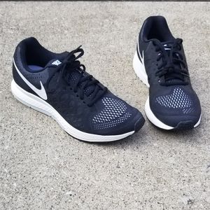 Men's Nike Running Shoe